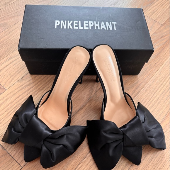 Pink Elephant Black Bow Heeled Mules - Picture 1 of 4